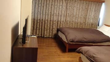 2 bedrooms, desk, iron/ironing board, free WiFi