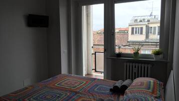 1 camera, insonorizzazione, ferro/asse da stiro, Wi-Fi