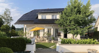Exclusives Einfamilien Haus mit Garten und Sauna für 2 bis 6 Personen
