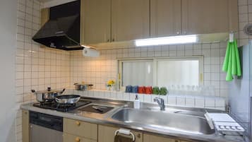 Fridge, microwave, stovetop, toaster