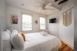 6 bedrooms, iron/ironing board, travel cot, WiFi