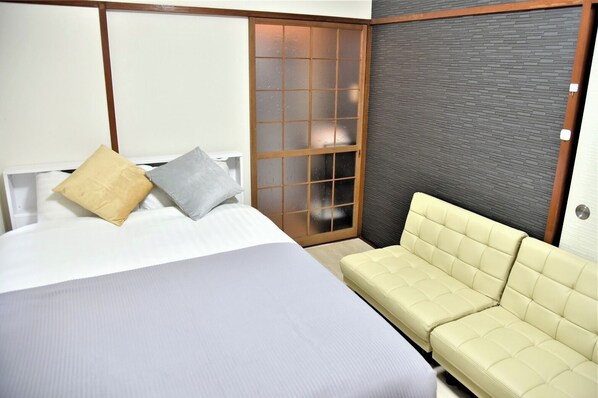 1 bedroom, desk, iron/ironing board, free WiFi