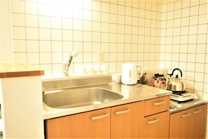 Fridge, microwave, stovetop, electric kettle