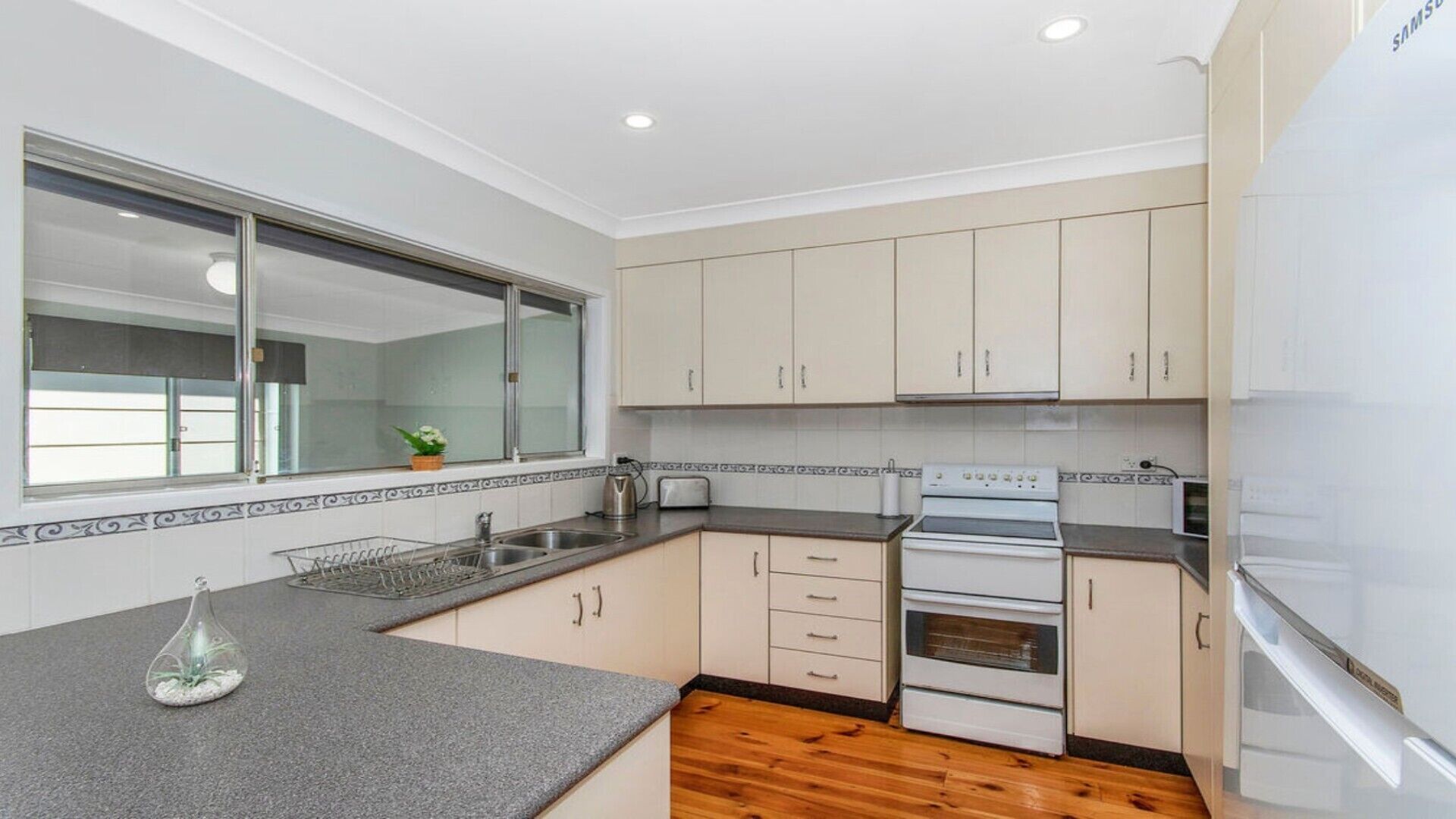 EDENDALE FAMILY FUN @ ETTALONG BEACH