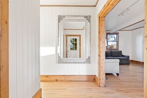 Interior - ☀️New Listing!! 5 Bedroom Hideaway with Ocean Views!  🌊 (Ocean Beach)