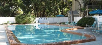 Upscale & Affordable Amelia Landings 2B/2B Condo. Short walk to beach!