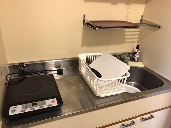 Fridge, microwave, stovetop, cookware/dishes/utensils