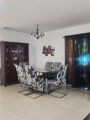 تناول الطعام