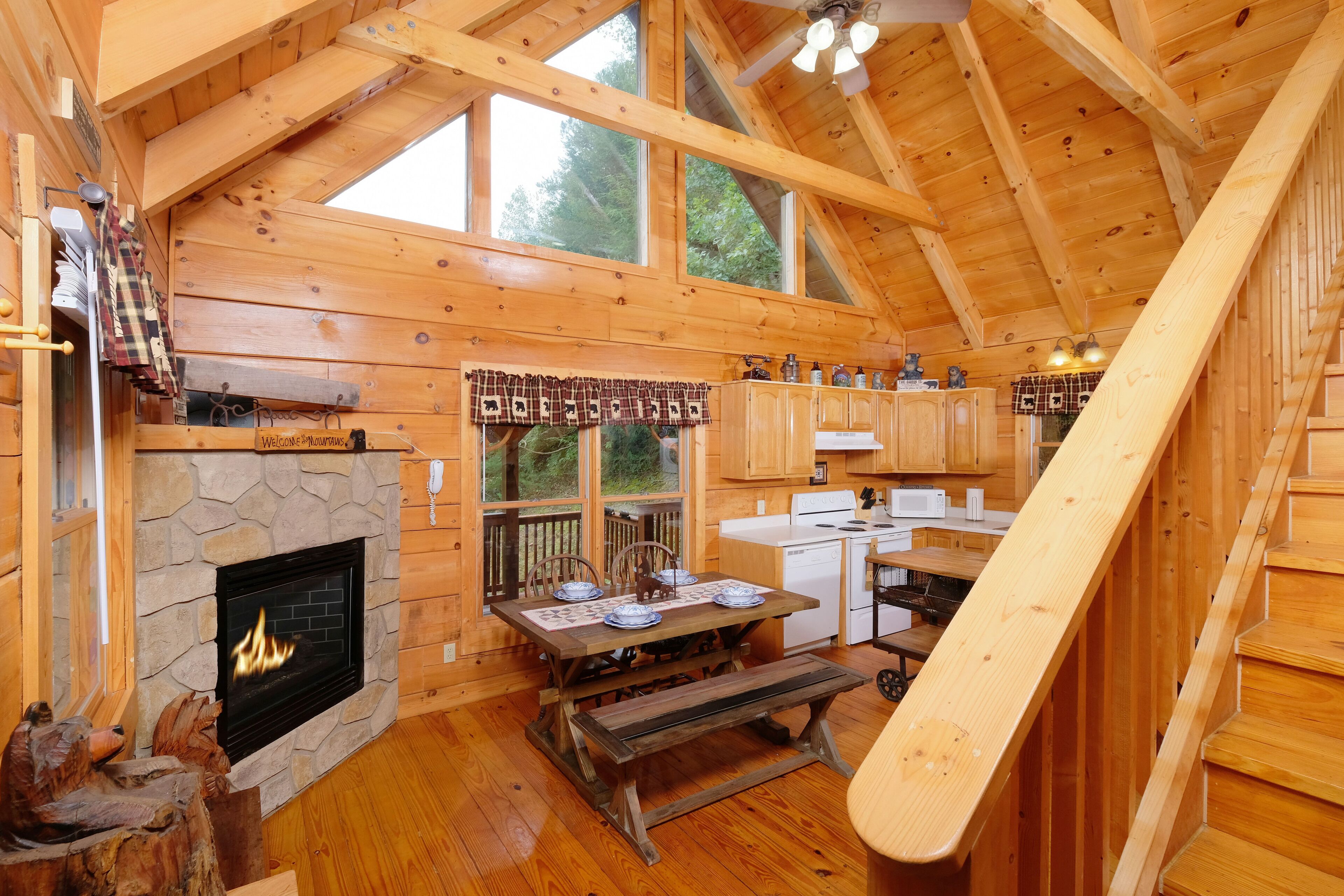 Scooter Bear's Den - 2BR/2BA - Sleeps 4 Guests