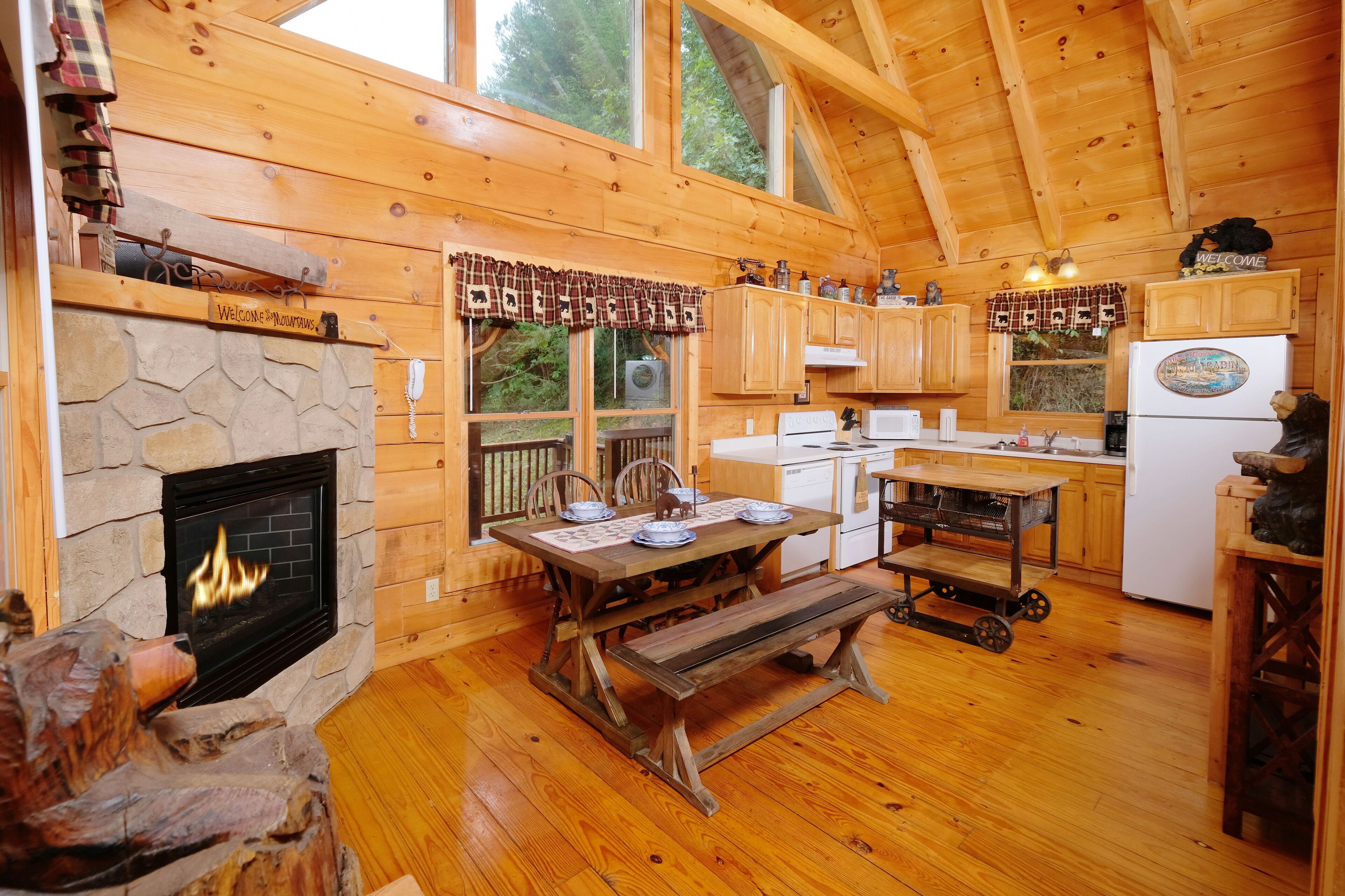 Scooter Bear's Den - 2BR/2BA - Sleeps 4 Guests