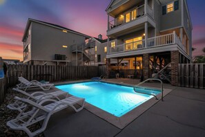 Outdoor pool, a heated pool - 'BIKINI BOTTOM' OCEANSIDE OF BLVD, GREAT VIEWS,POOL, 5 Bedroom, 5 Bathrooms (Surfside Beach)