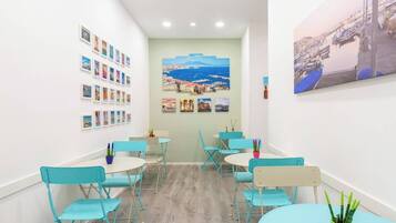 Televisión LED de 32 pulgadas con canales digitales y televisión