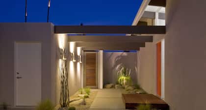 The Butterfly 4 Bedroom Home, Ideal Downtown Historic Tennis Club location