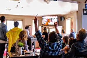 Bar (on property) - Royal Derby Hotel (Fitzroy)