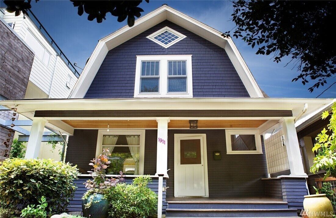 Seattle Vacation Home: New Queen Anne - Great Location | Spacious Master Suite! | 5 Star Hospitality