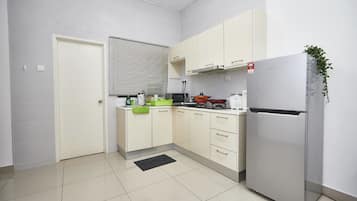 Fridge, microwave, cookware/dishes/utensils, dining tables