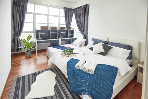 3 bedrooms, iron/ironing board, Internet, bed sheets