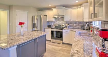 Large Upscale House for 17 with Firepit in Star