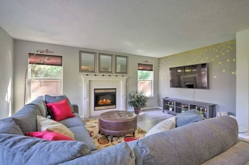 Large Upscale House for 17 with Firepit in Star