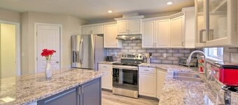 イーグル/ボイシの近くにあるすべての新しい寝具と家具を備えた高級な改造家