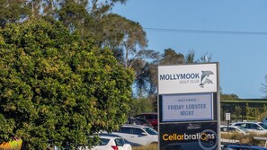 Discover the Mollymook Golf Club, where golf enthusiasts can enjoy a round of golf and indulge in a Friday Lobster Night event.
