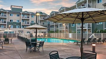 Piscine extérieure, piscine chauffée