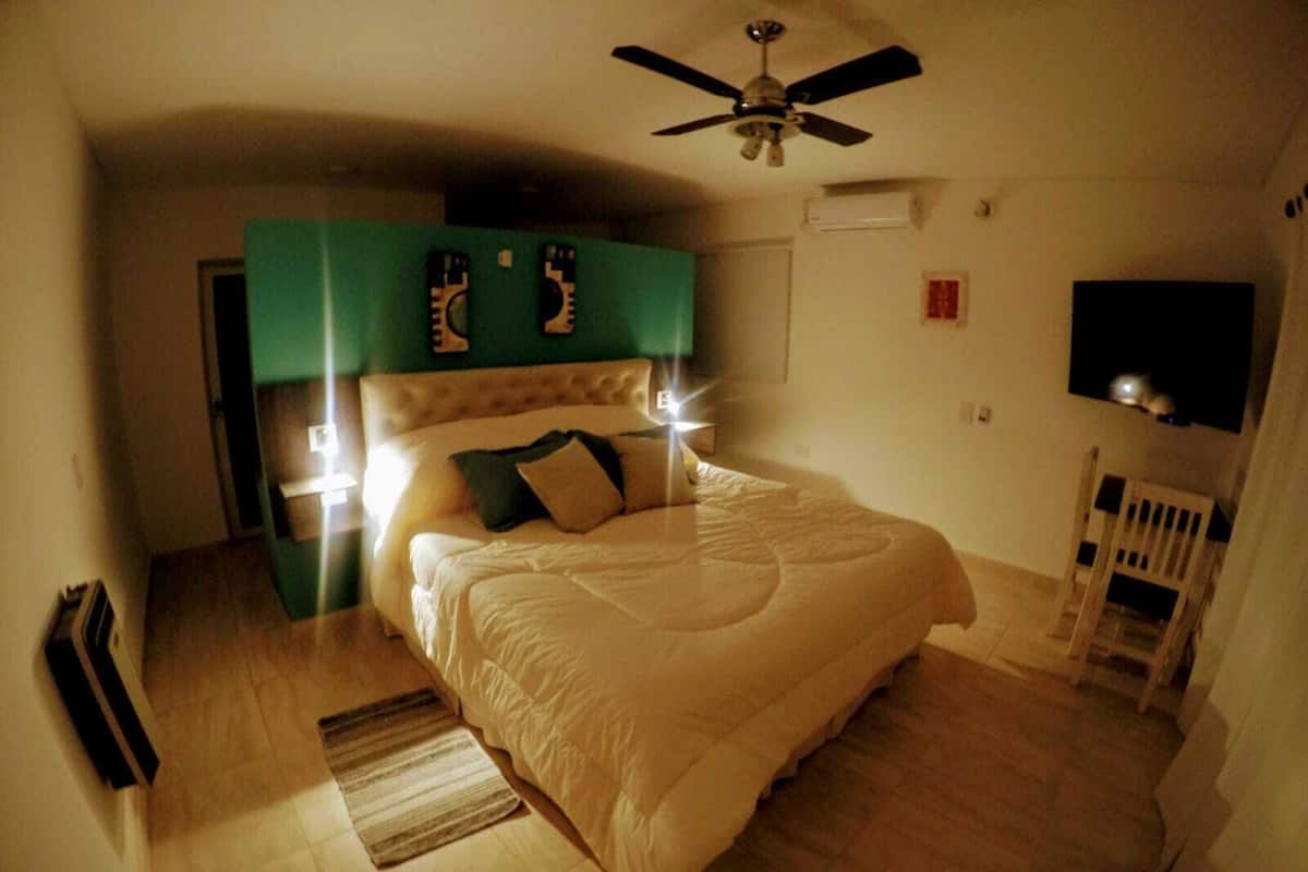 Cabaña Premium, 1 cama King size, vista a la montaña | Ropa de cama de alta calidad, edredón, camas con pillow-top y minibar