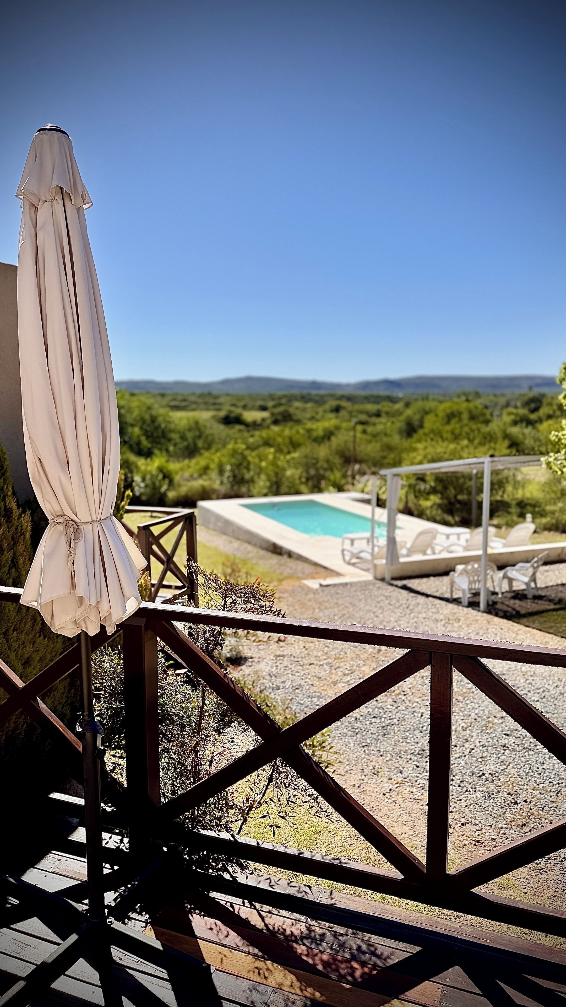 Vista frontal de la propiedad