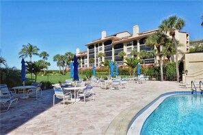 Lämmitetty uima-allas