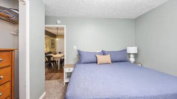 3 bedrooms, iron/ironing board, WiFi, bed sheets