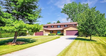 Stay Cozy! Rockford Condo Near Downtown & Dining