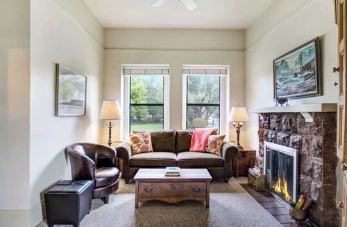 Historic Cuneo Cottage Downtown Sonoma