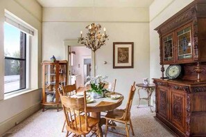 Dining - Historic Cuneo Cottage Downtown Sonoma (Sonoma)