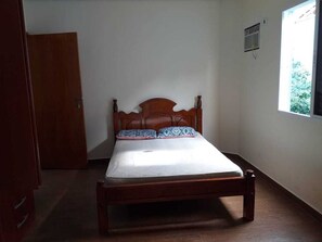 5 bedrooms, iron/ironing board