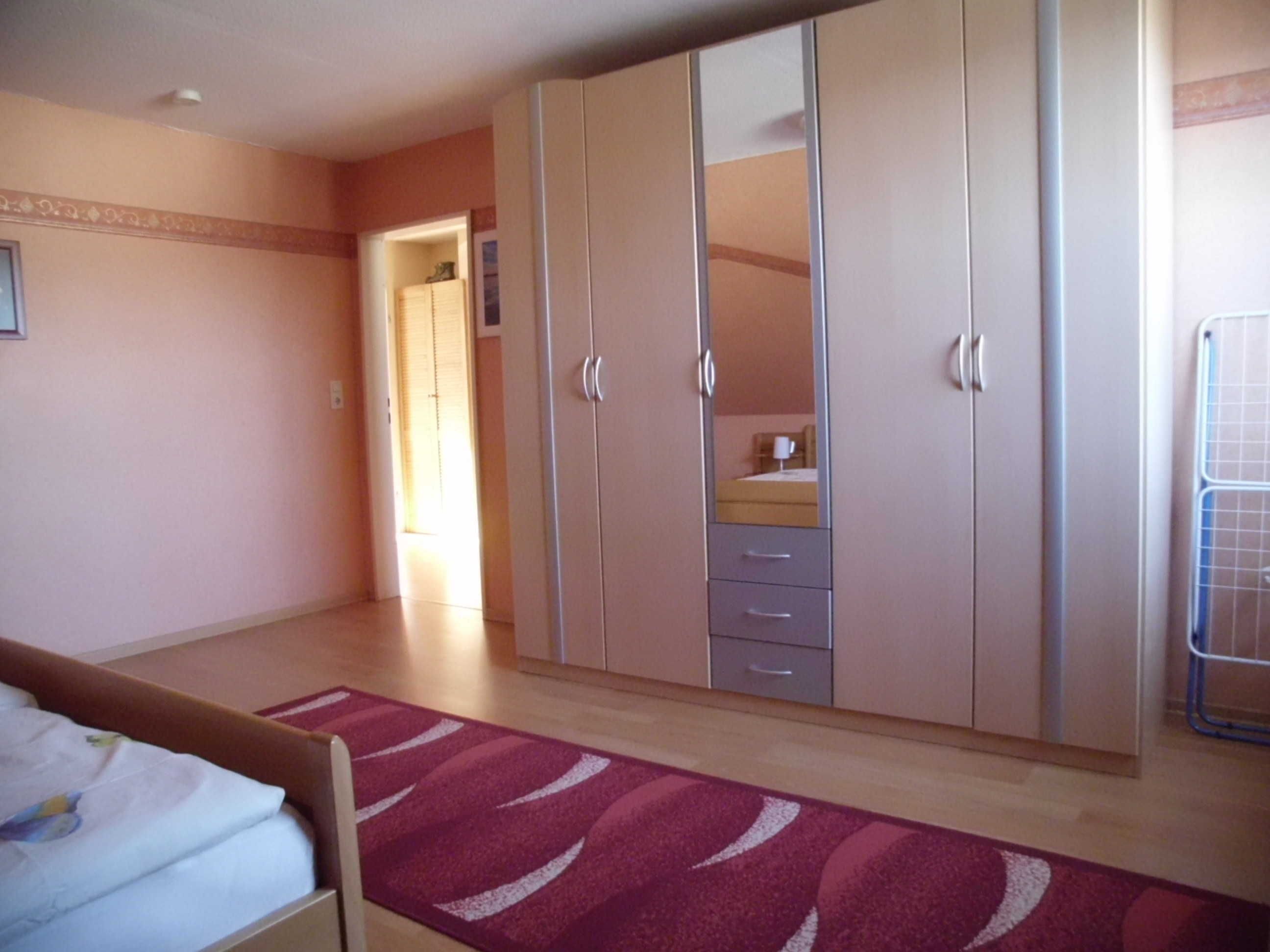 2 Schlafzimmer, Reisekinderbett, WLAN, Bettwäsche