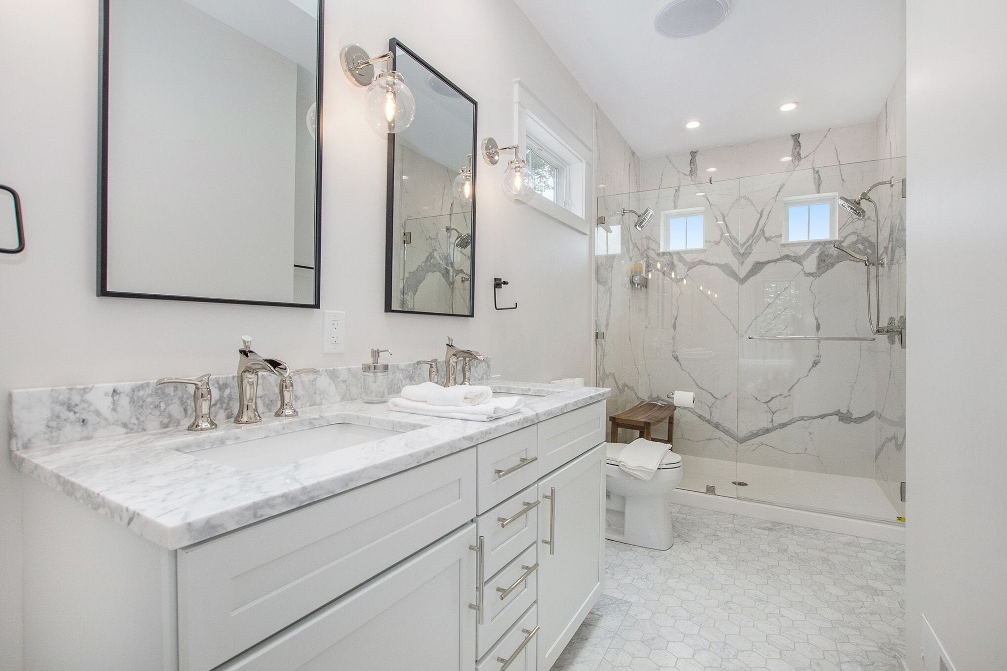 beach house with heated saltwater pool 85°  pool heated May-October