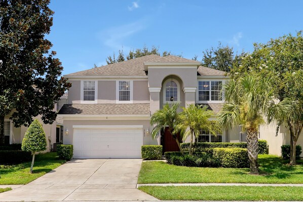 Exterior - So Close to Disneyworld Home, Huge Patio 6B/4B -Pool/SPA-FREE HEAT (Kissimmee)