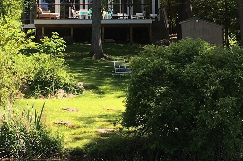 Lakefront/nature retreat, 50 miles from NYC, close to Le Chateau (South Salem