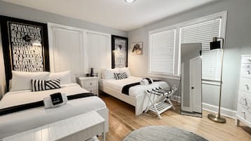 3 chambres, coffres-forts dans les chambres, bureau