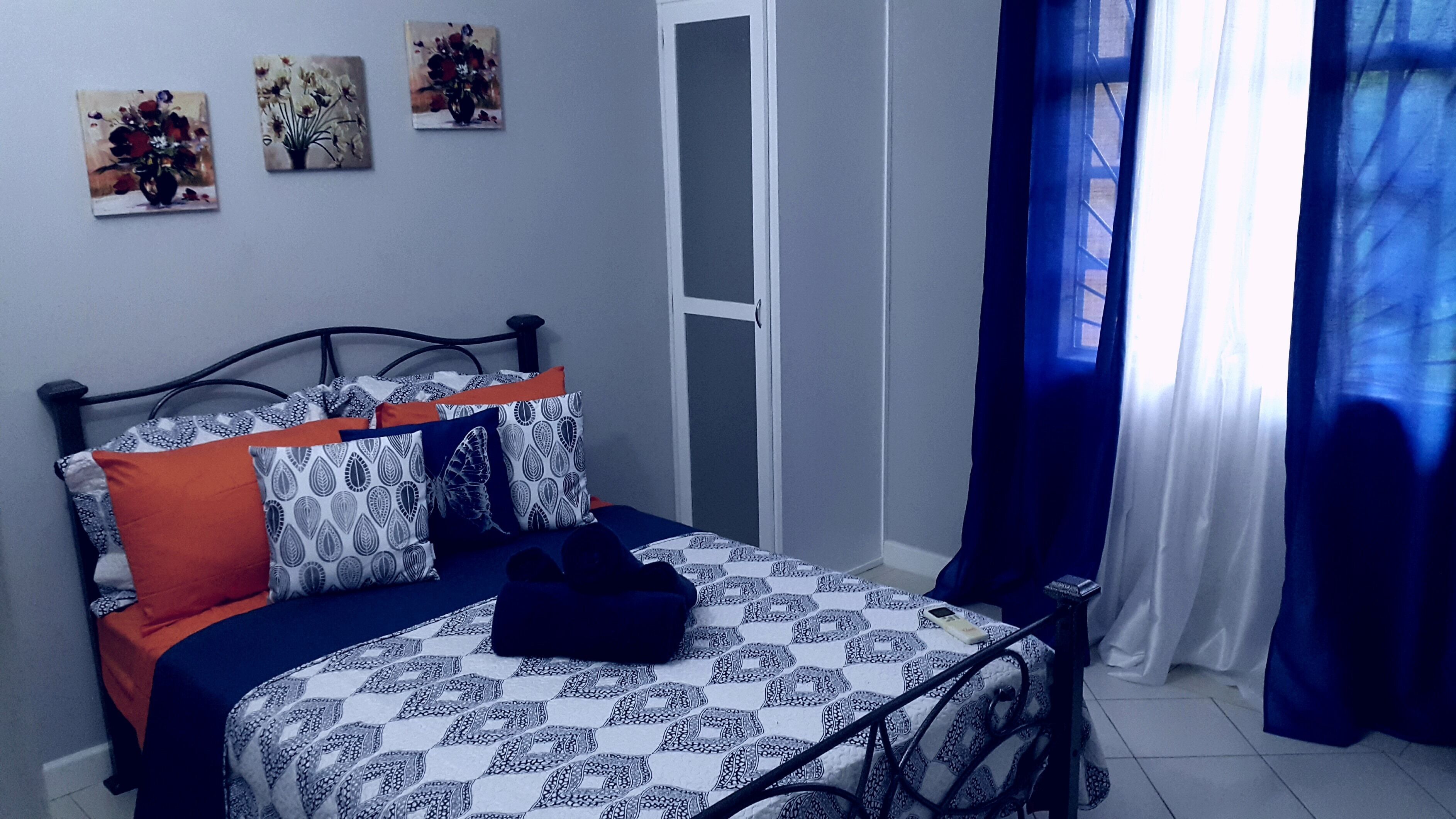 3 habitaciones, tabla de planchar con plancha y wifi gratis 