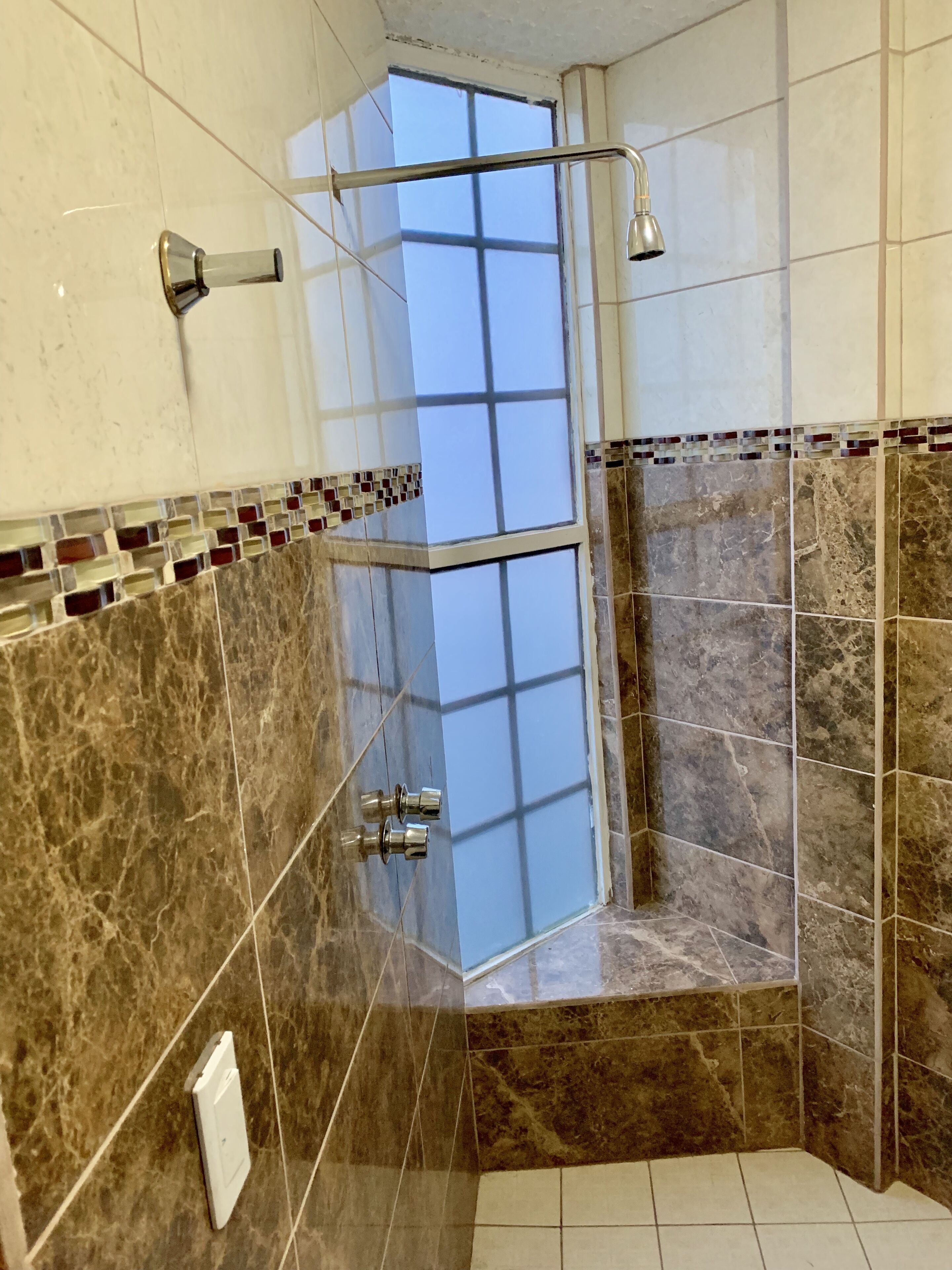 Tradicional Rústico Town! 5 min to a National Beutiful Lake, Mineral Water and Forest! Lago de Camecuaro and 10 to City of Zamora were you find the 2nd National Catedral