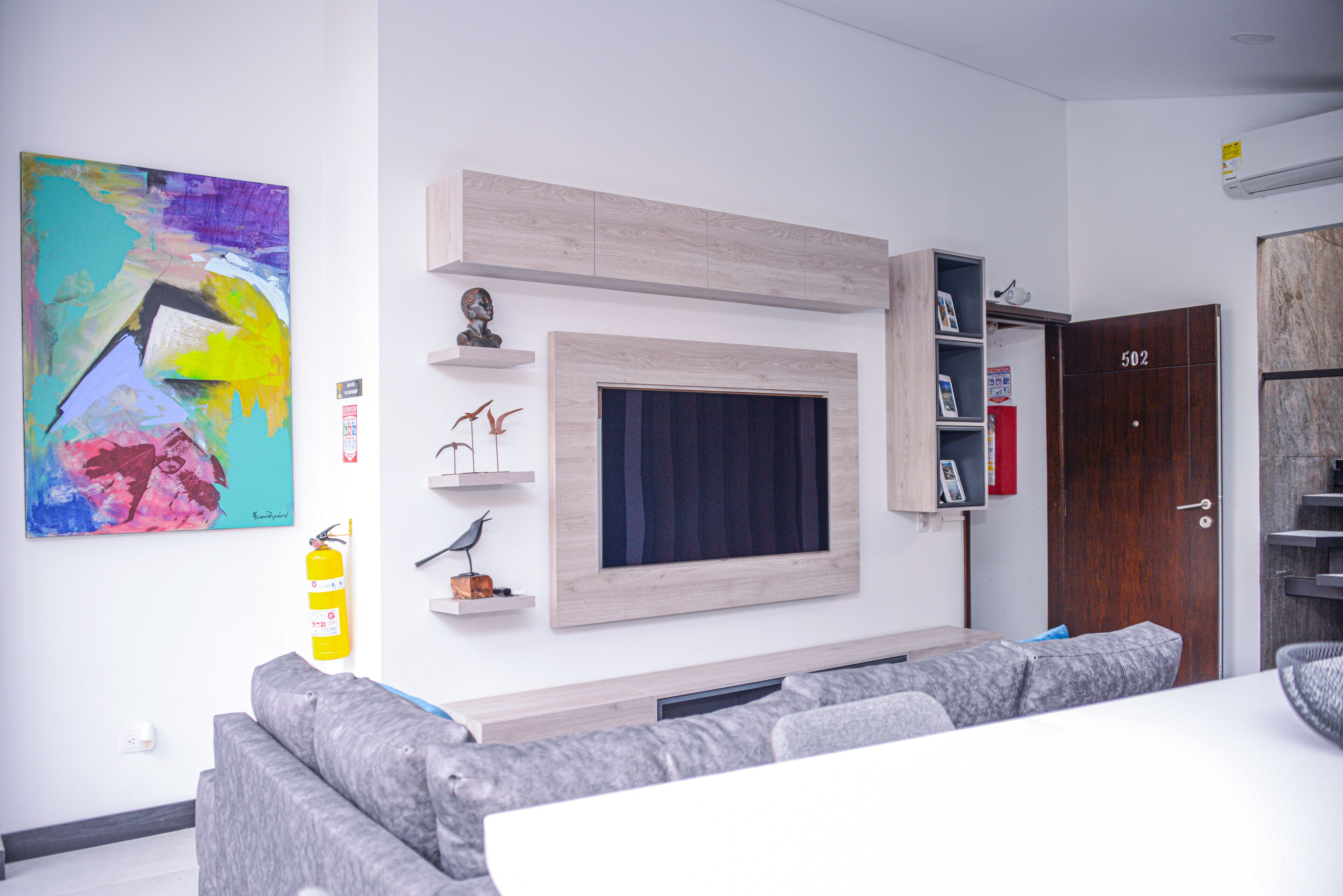 10 Bedroom Building Both Penthouses included inside Lleras