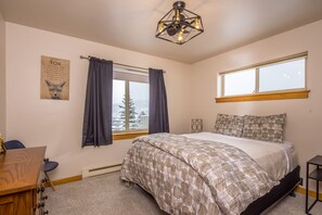 4 chambres, fer et planche à repasser, Wi-Fi gratuit, draps fournis