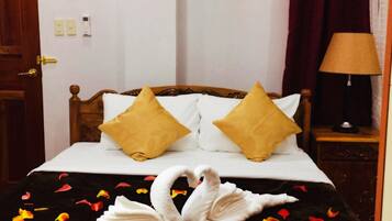 Free WiFi, bed sheets