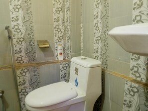 Deluxe Room | Bathroom