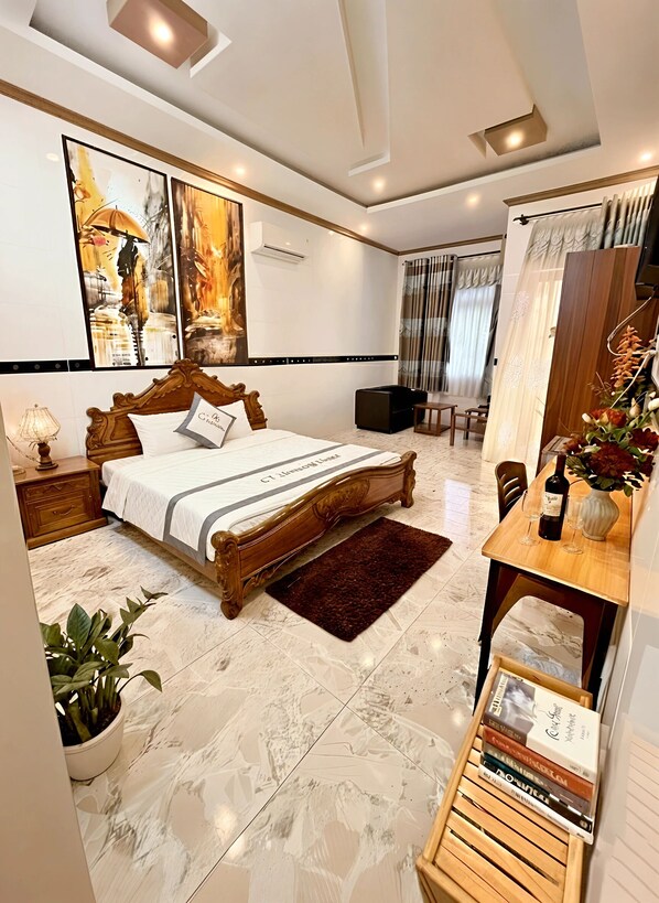 Deluxe Double Room, 1 King Bed, Balcony | Premium bedding, memory foam beds, minibar, desk - CT Morning Hotel (Can Tho)