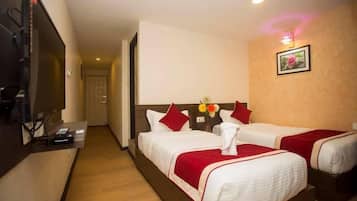 Kamar Twin Deluks | Meja kerja, ruang kerja ramah laptop, kedap suara, dan Wi-Fi gratis