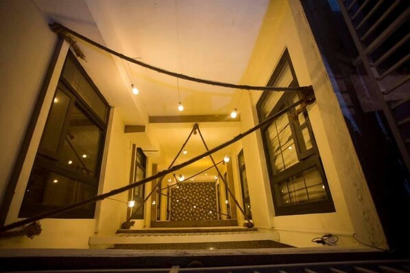 Entrée de l’hébergement