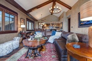 TV, peis og DVD-spiller