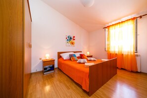 1 bedroom, free WiFi, bed sheets